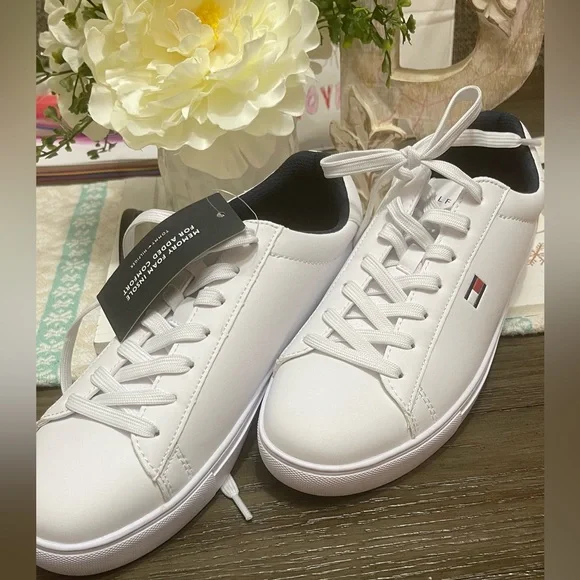 Tommy Hilfiger White man's brand new in box - Picture 3 of 9